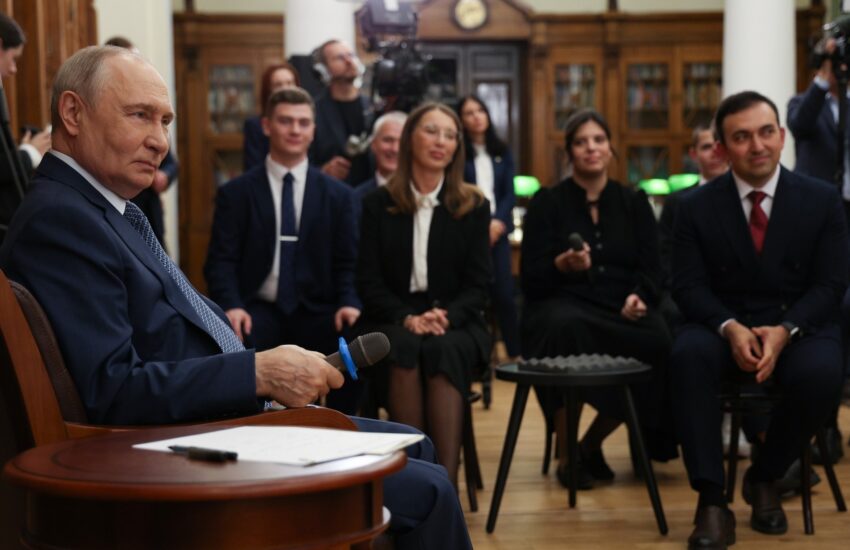 Владимир Путин встретился с учителями и студентами педагогических специальностей